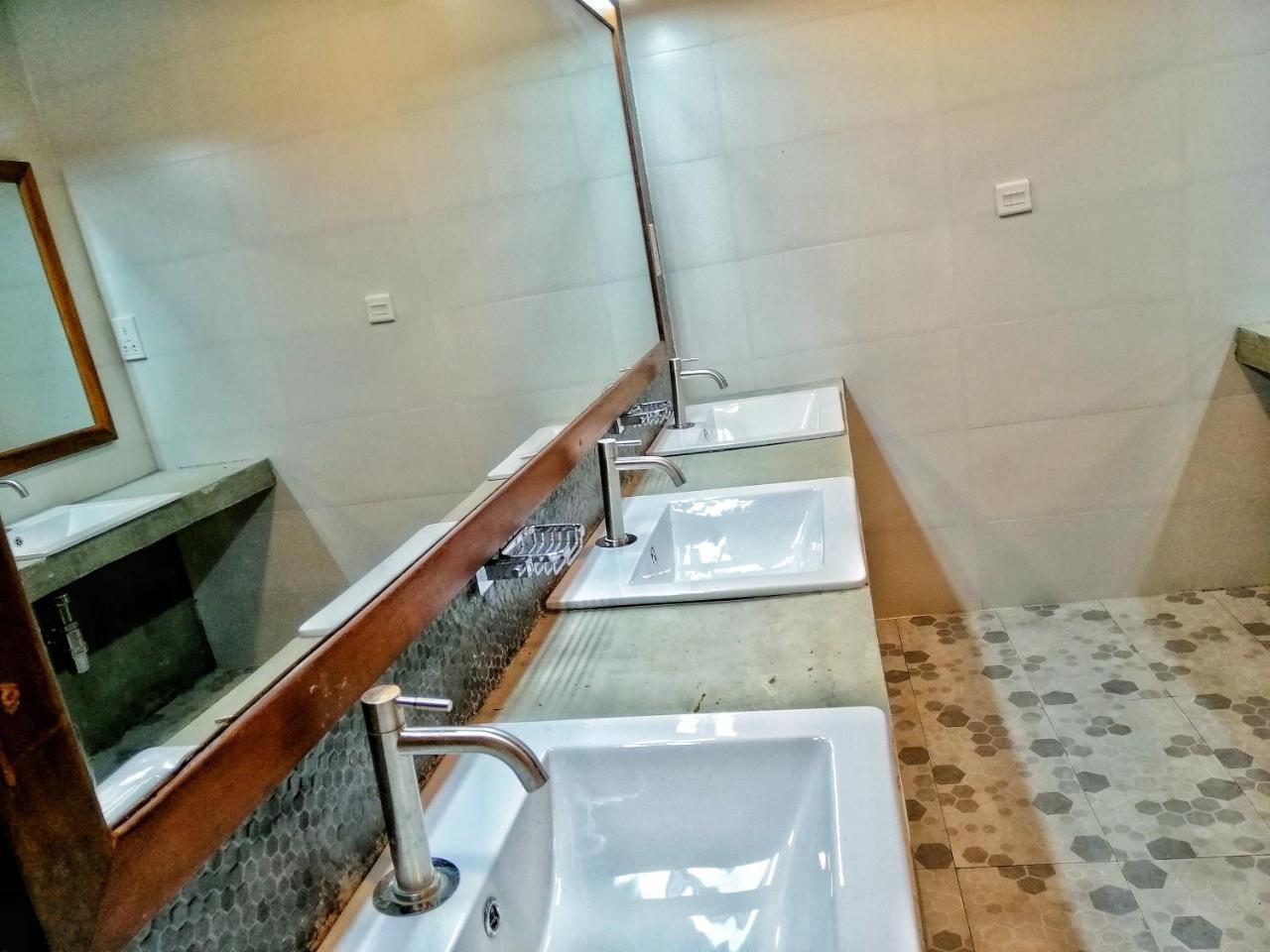 Hiriketiya Beach Hostels Dikwella Kültér fotó