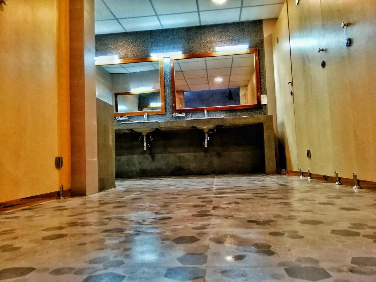Hiriketiya Beach Hostels Dikwella Kültér fotó