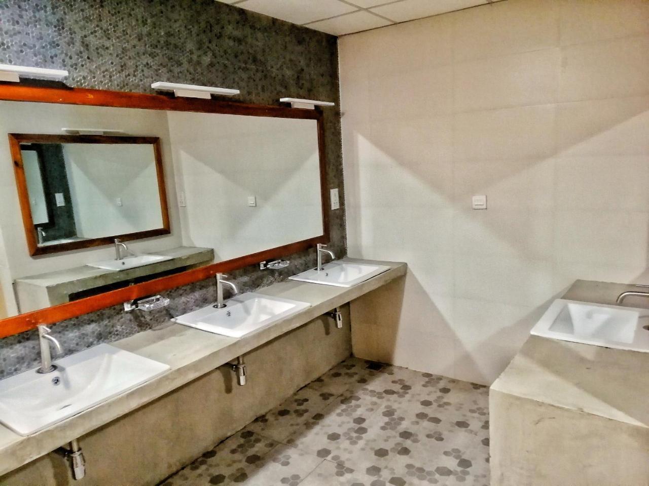 Hiriketiya Beach Hostels Dikwella Kültér fotó