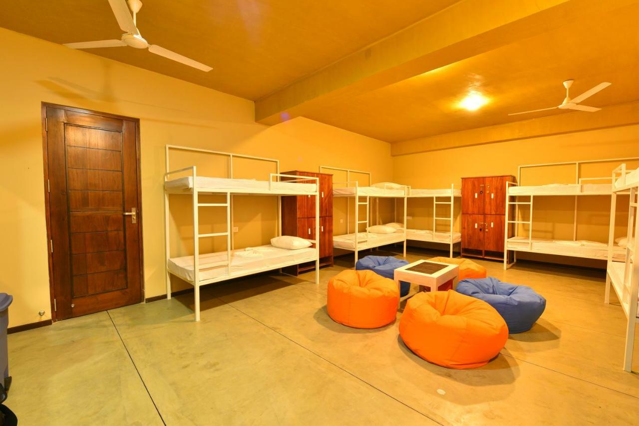 Hiriketiya Beach Hostels Dikwella Kültér fotó