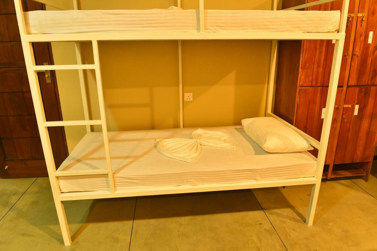 Hiriketiya Beach Hostels Dikwella Kültér fotó